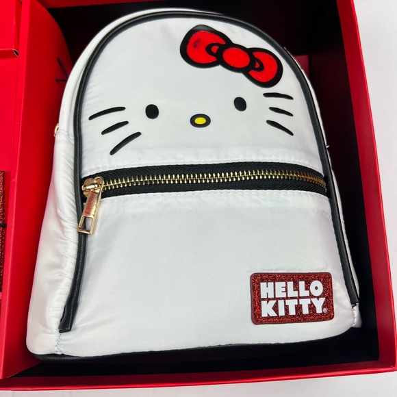 Hello Kitty 3 Piece Gift Set Mini Backpack ID Card And Keychain - Picture 3 of 7